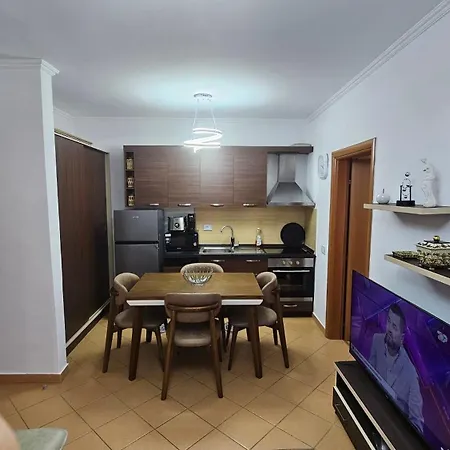 Downtown Apartment *